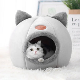 Cozy Cave Cat Bed – Winter Comfort Sleep Nest